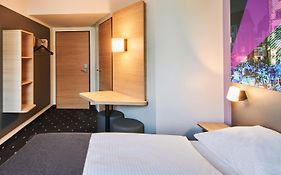 B&B Hotel Frankfurt-Niederrad